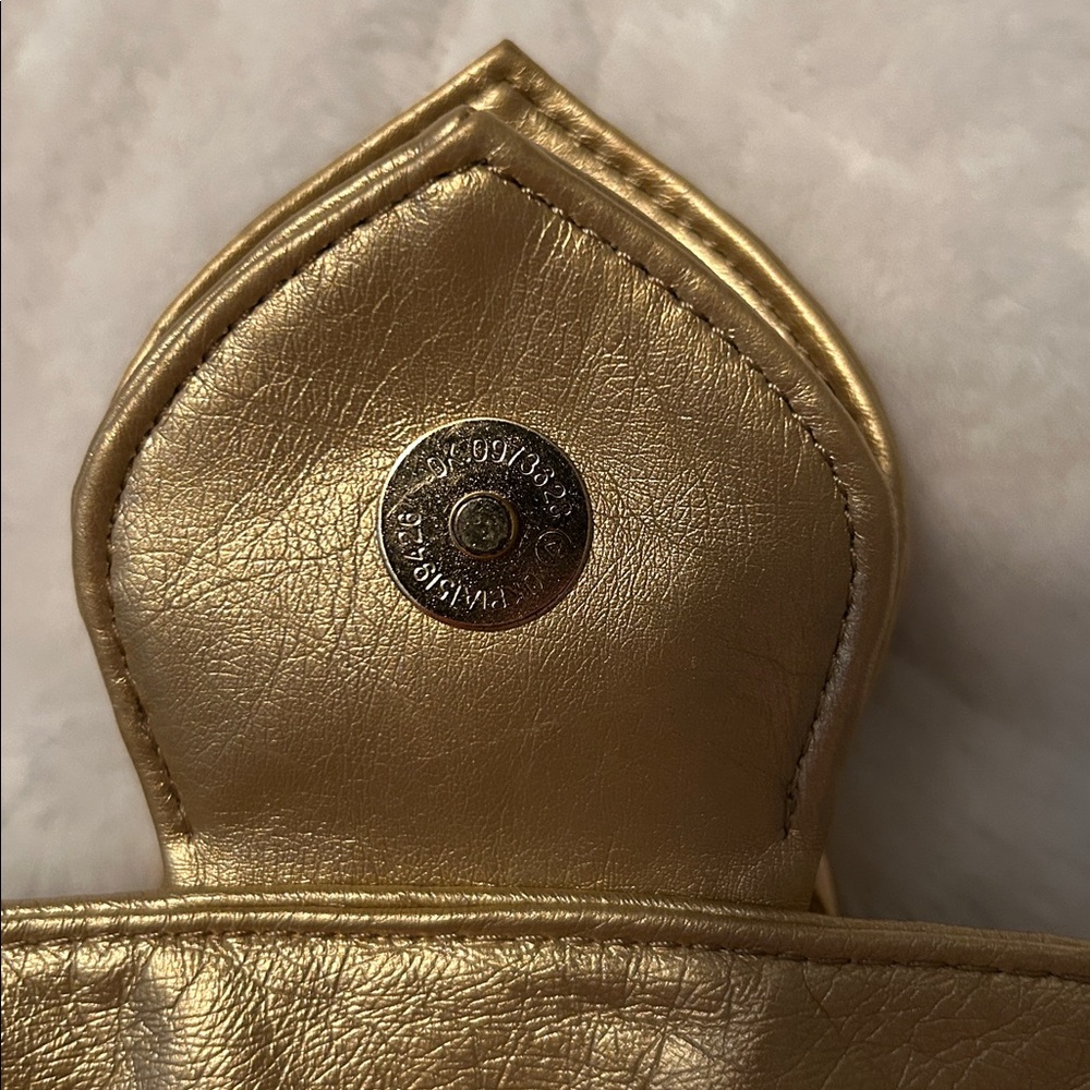 Cache Metallic Gold Clutch with Chain Strap - Picture 2 of 9